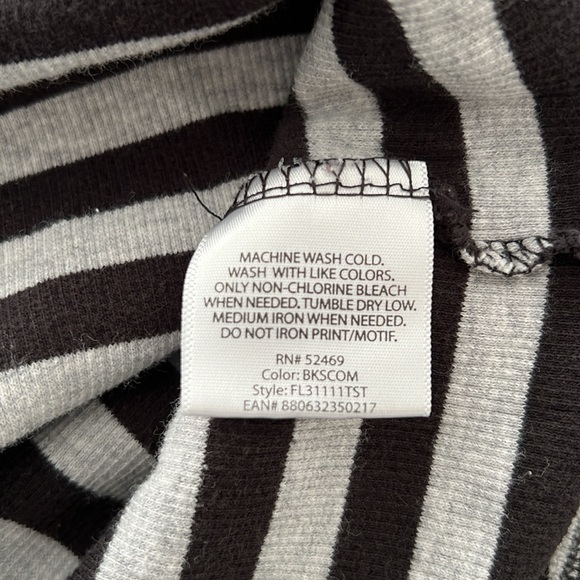 Faded Glory Women’s Ribbed Black and Gray Top Sz XL (16-18) - Picture 5 of 6